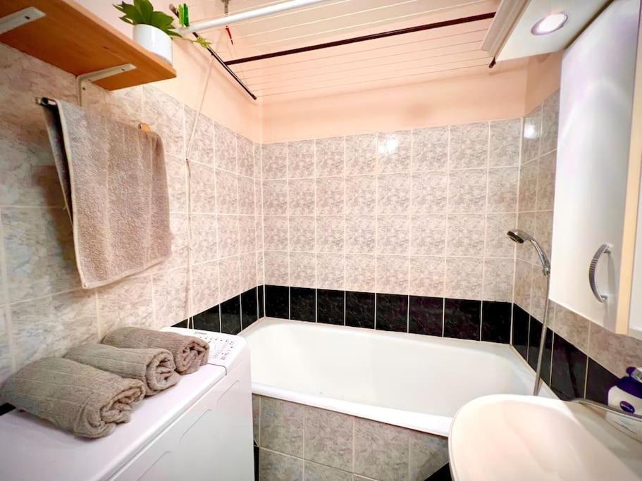 Pille Apartman Szeged Extérieur photo